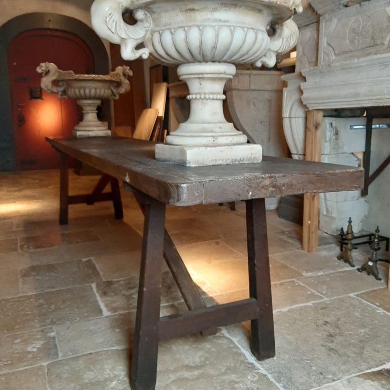 Extra langer schmaler dunkler alter Eichentisch - Piet Jonker