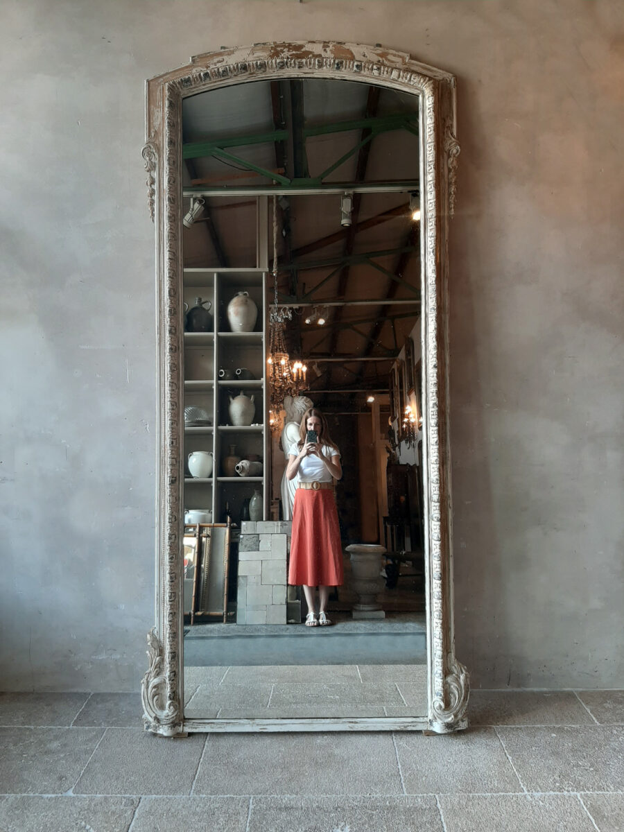 Großer Spiegel aus antikem Spiegelglas in schwarzem Stahlrahmen - Piet  Jonker
