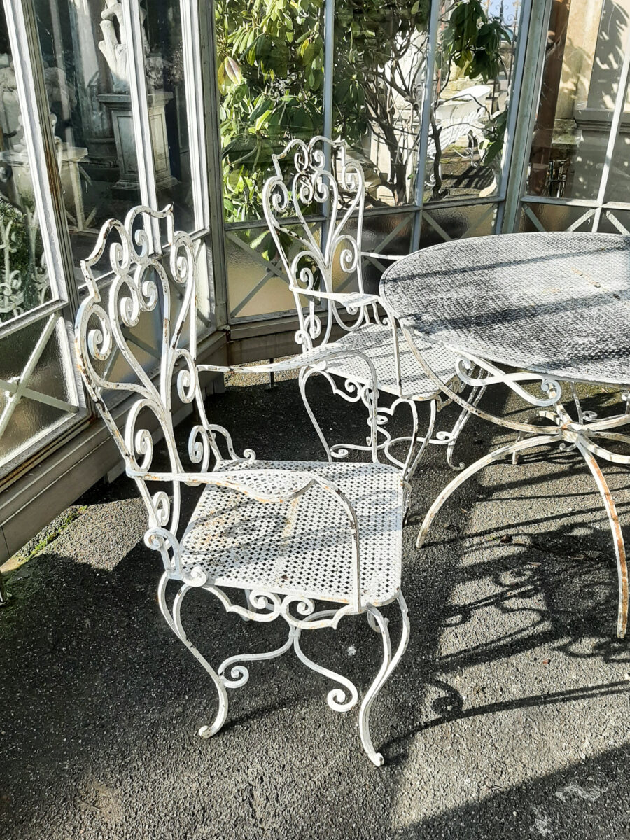 Alte französische Gartenmöbel aus weißem Metall Piet Jonker